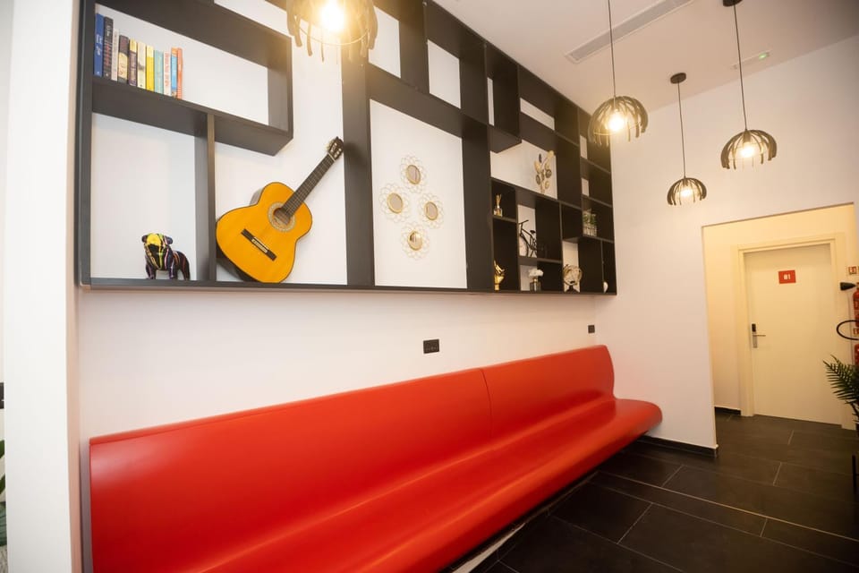 Lobby or reception, Internal: Not applicable to any particular room