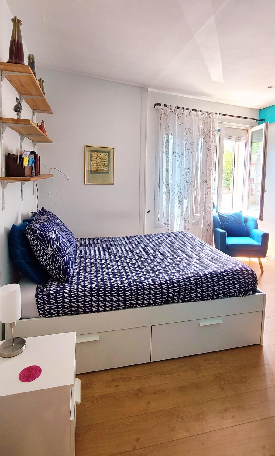 Bed, Photo of the whole room, Bedroom