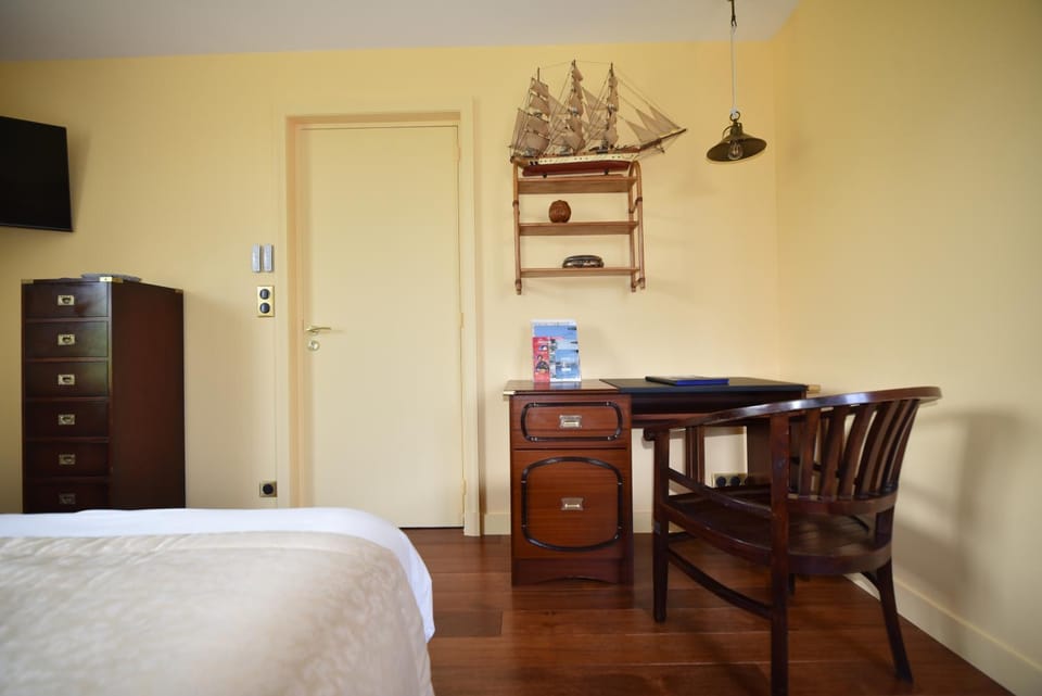 Manoir de Kerguestenen Bed and Breakfast in Finistere