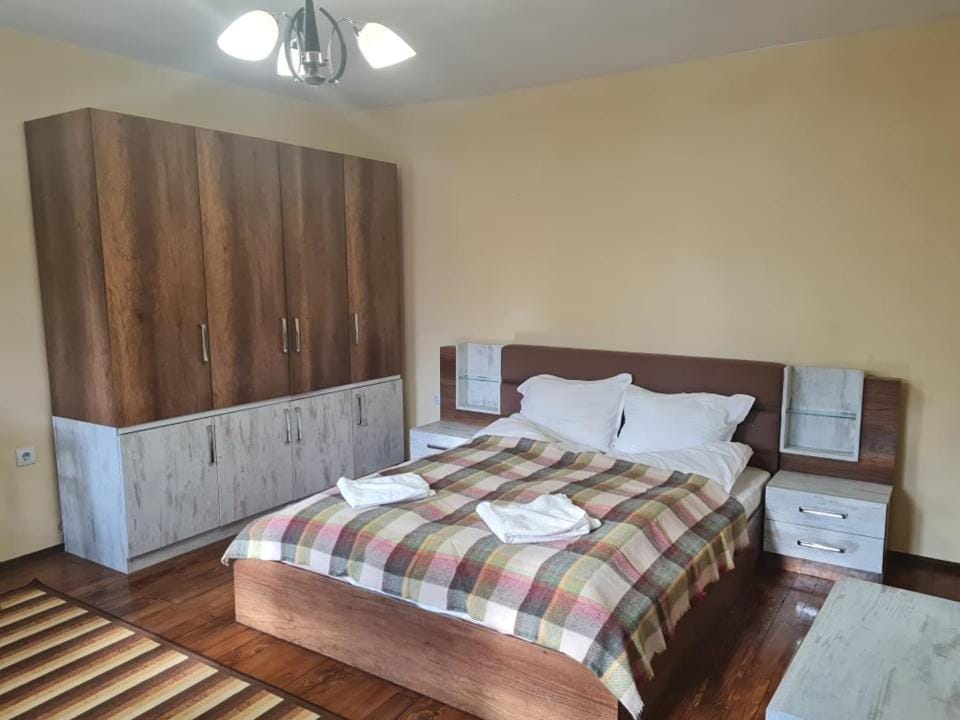 Къщи за гости под орехите Bed and Breakfast in Gabrovo, Bulgaria