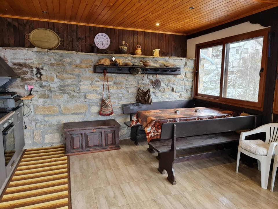 Къщи за гости под орехите Bed and Breakfast in Gabrovo, Bulgaria