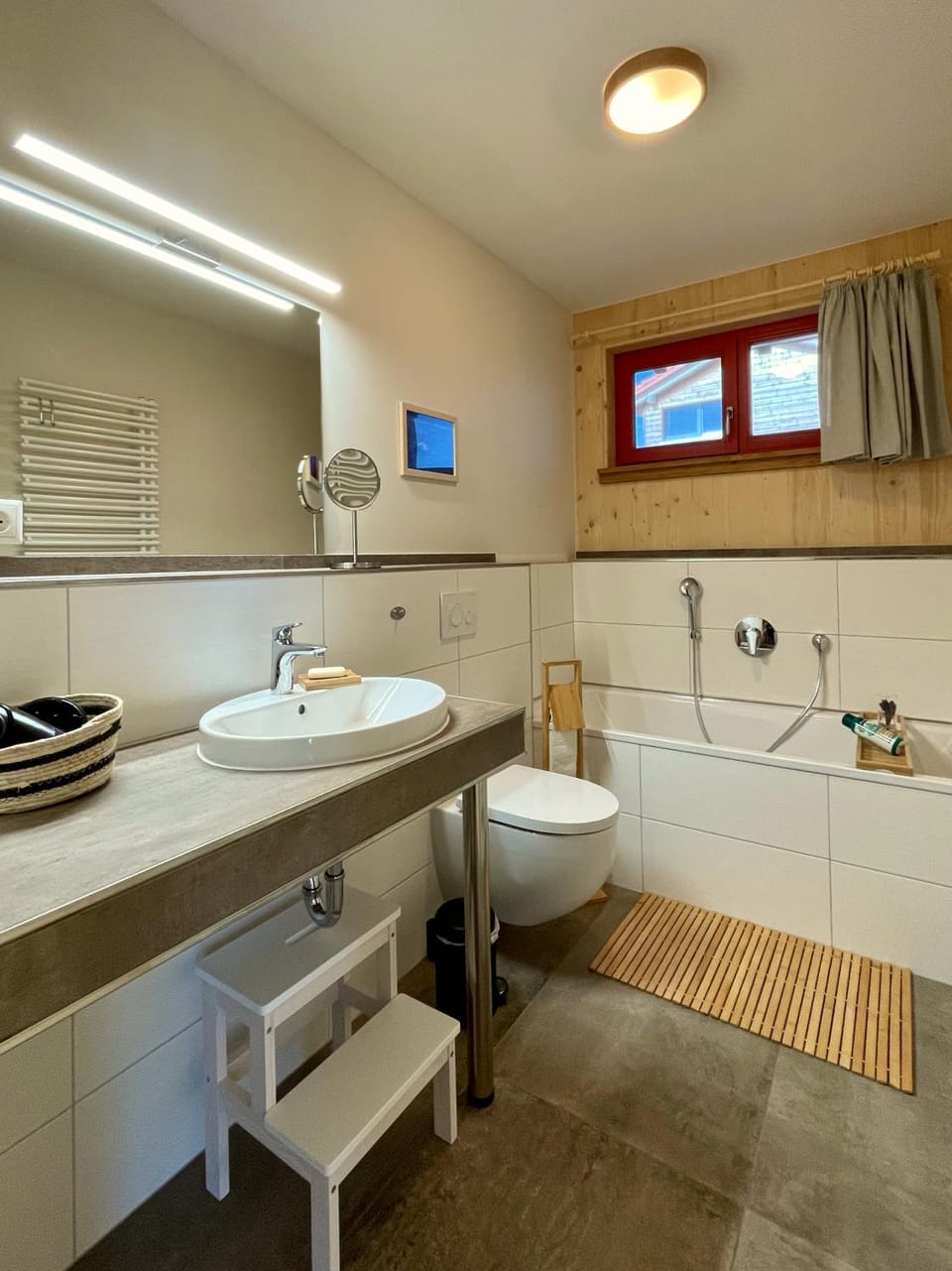 Bathroom, Bath