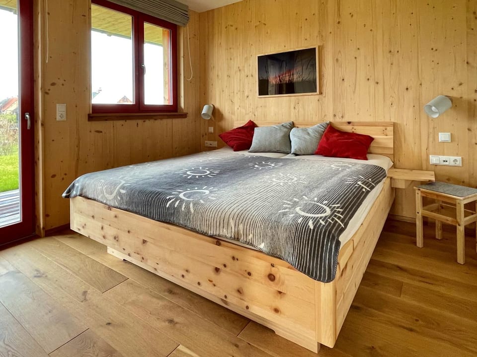 Bed, Photo of the whole room, Bedroom