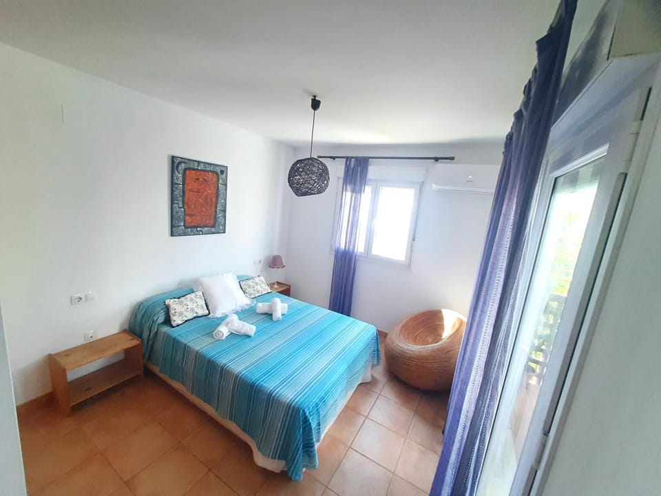 Bed, Photo of the whole room, Bedroom, towels, air conditioner