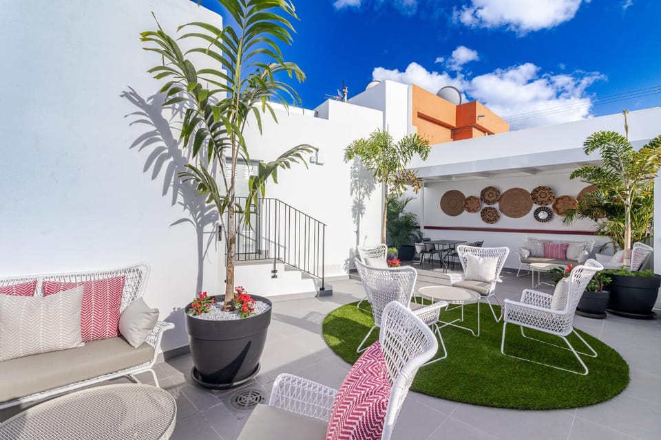 Modern Apartment - Shared Rooftop - Las Canteras Apartment in Las Palmas de Gran Canaria