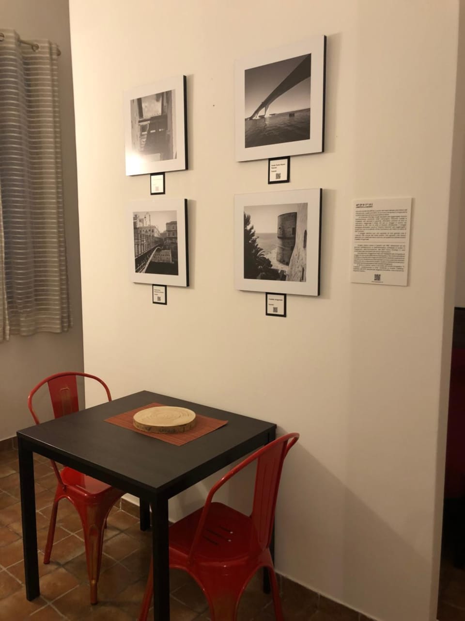 Seating area, Dining area