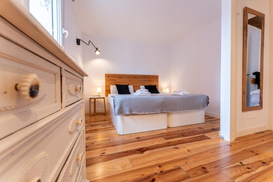 Warm and Inviting, Central location by urbanhosting Apartment in Santander