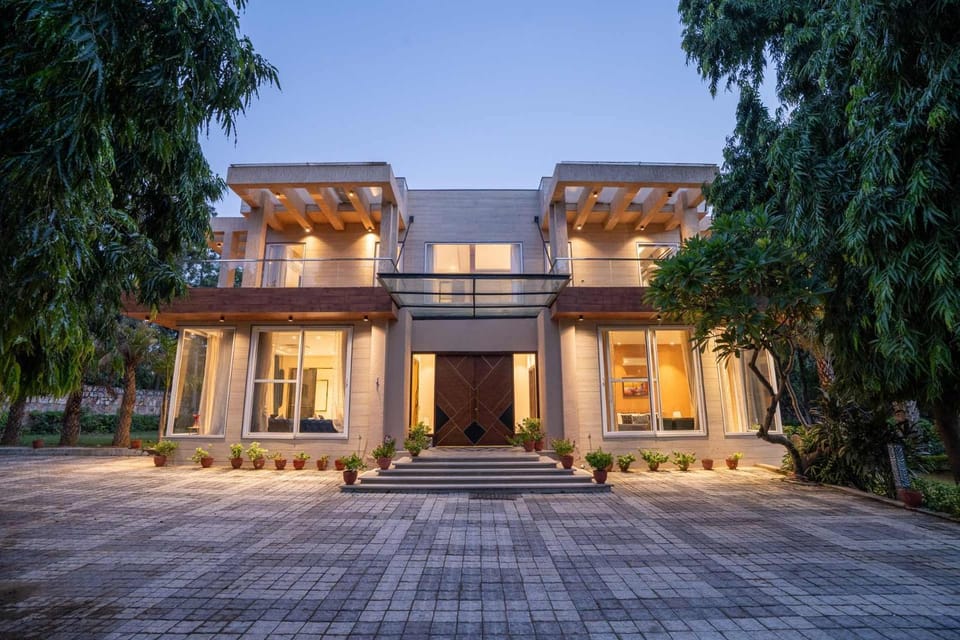 Property building, Facade/entrance