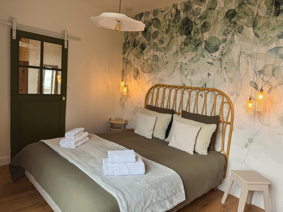 Bed, Bedroom