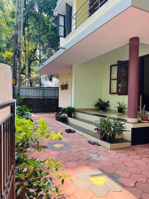 Ocean Pearl Apartment in Kozhikode