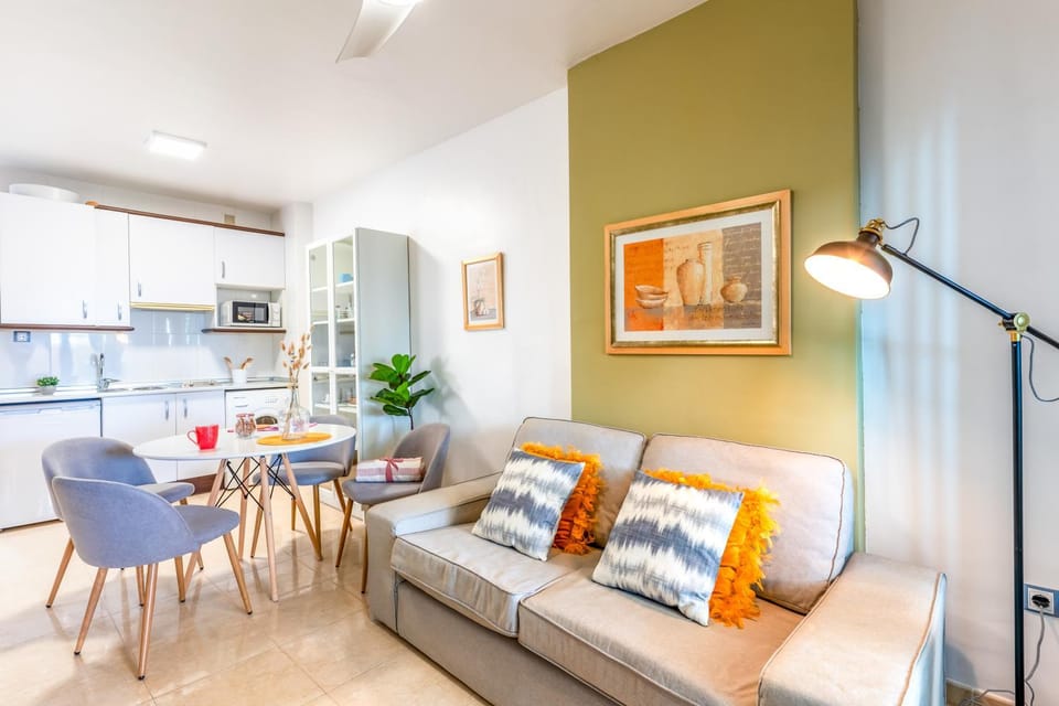 Kitchen or kitchenette, Living room, Dining area