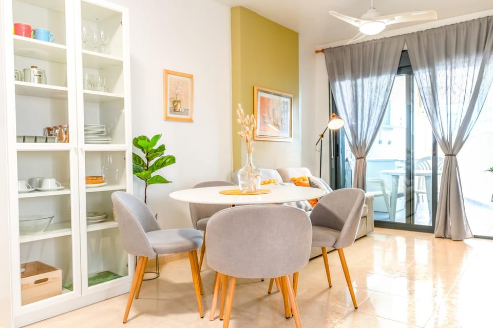 Living room, Seating area, Dining area