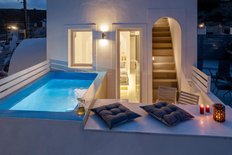 Night, Hot Tub, Balcony/Terrace, Seating area, Sea view, Drinks