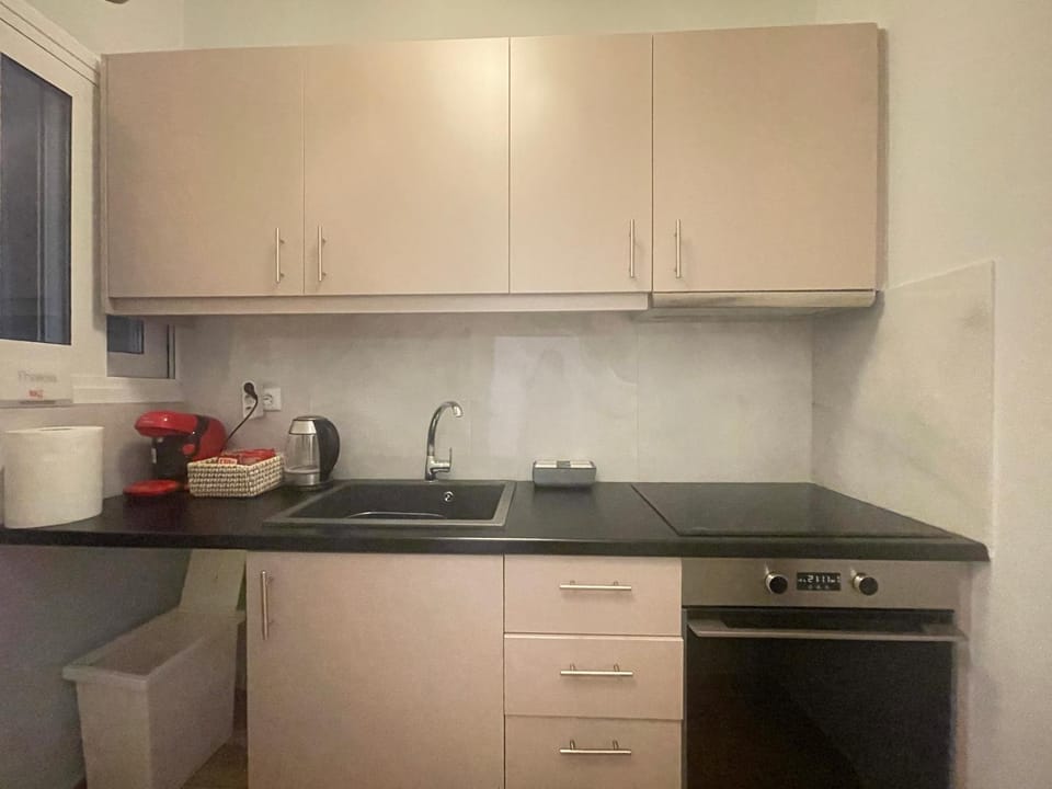 Coffee/tea facilities, Kitchen or kitchenette, pet friendly, stove