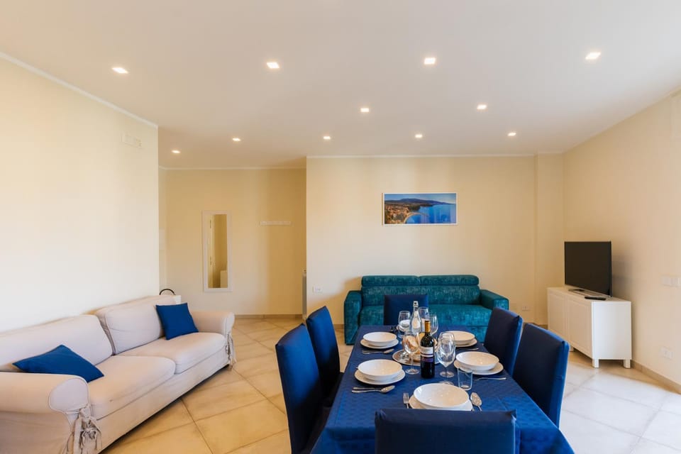 TV and multimedia, Living room, Dining area