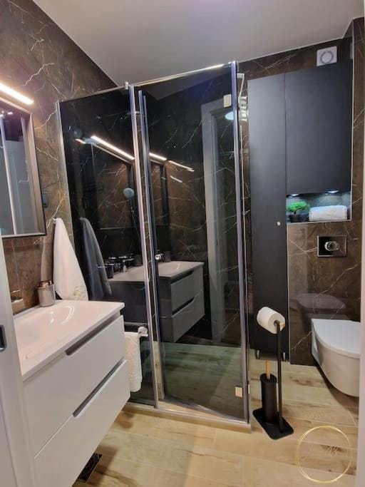 Shower, Bathroom