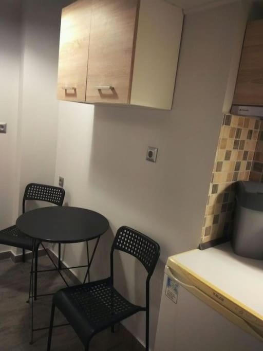 Nice& Cozy Flat 1min from the Heart of Athens.WiFi Apartment in Athens