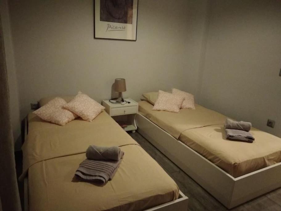 Nice& Cozy Flat 1min from the Heart of Athens.WiFi Apartment in Athens