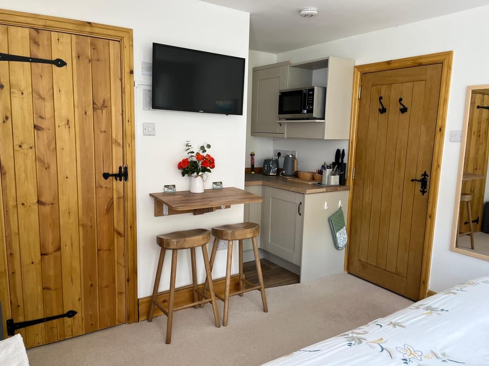 TV and multimedia, Kitchen or kitchenette