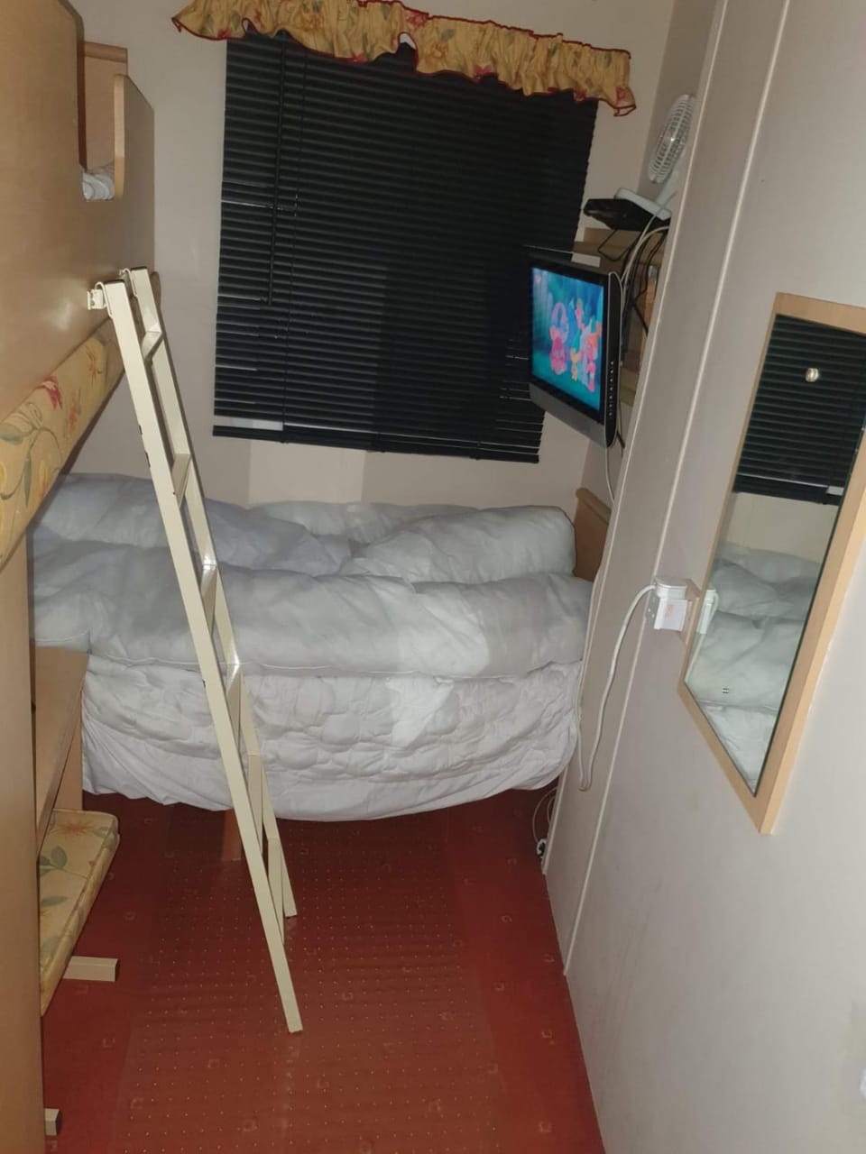 Bed, TV and multimedia, bunk bed