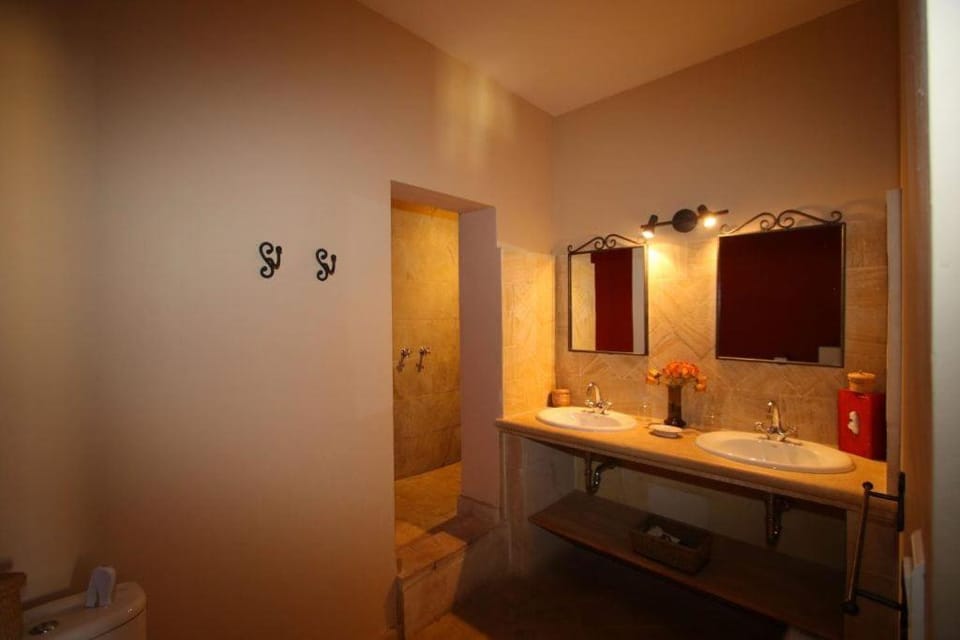 Property building, Bathroom