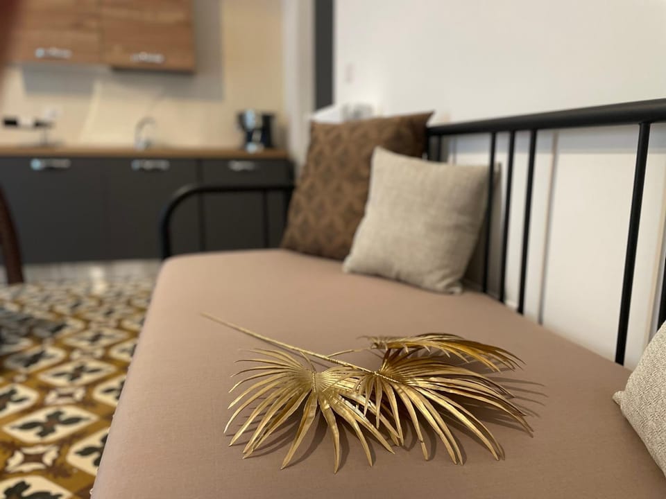 Bed, Kitchen or kitchenette