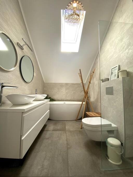 Toilet, Bathroom, Bath