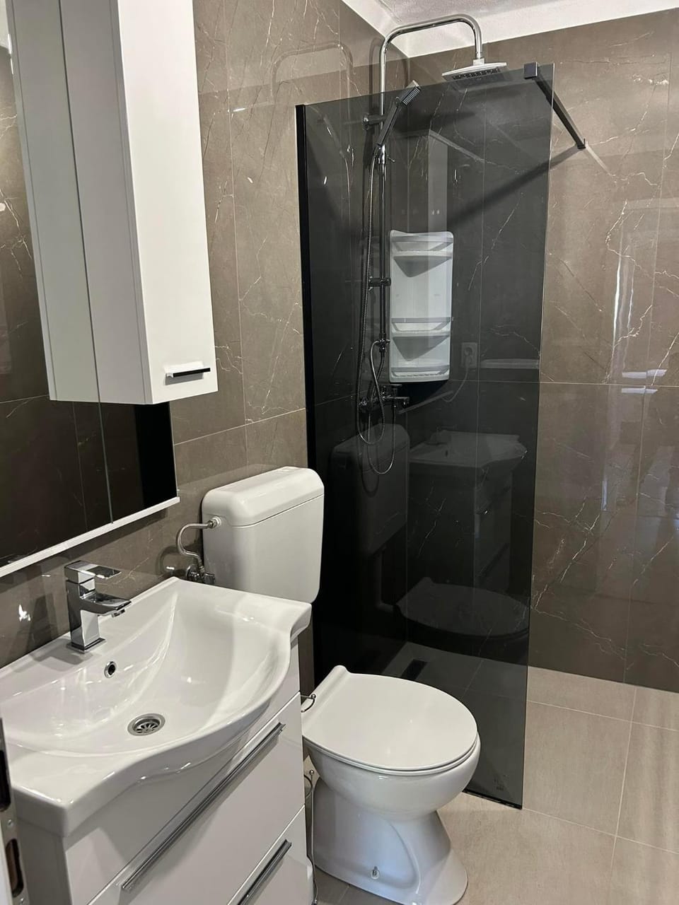 Shower, Toilet, Bathroom, towels