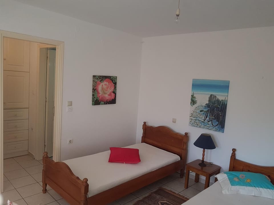 Under the Red Rock and View Studio Apartment in Arcadia, Greece