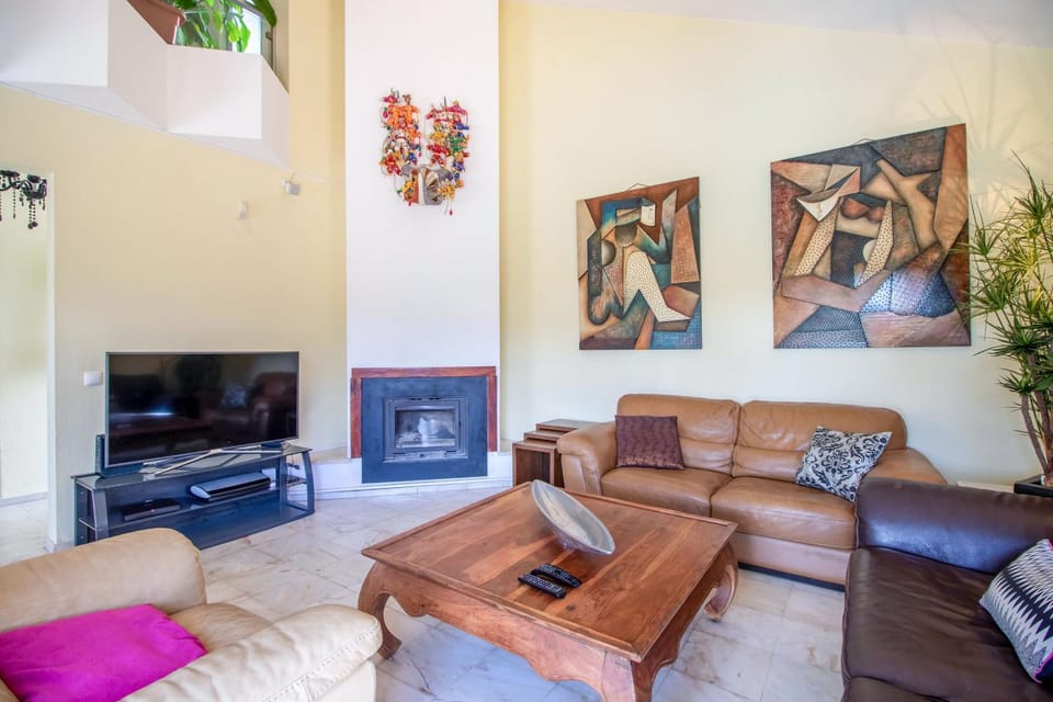 Communal lounge/ TV room, Living room