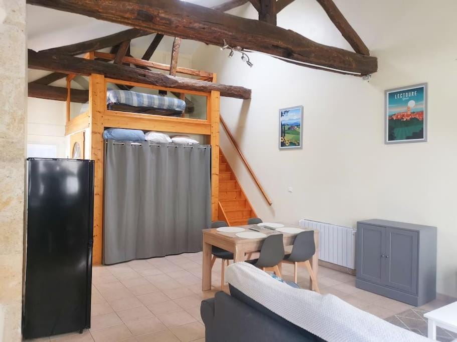 Kitchen or kitchenette, Living room, Seating area