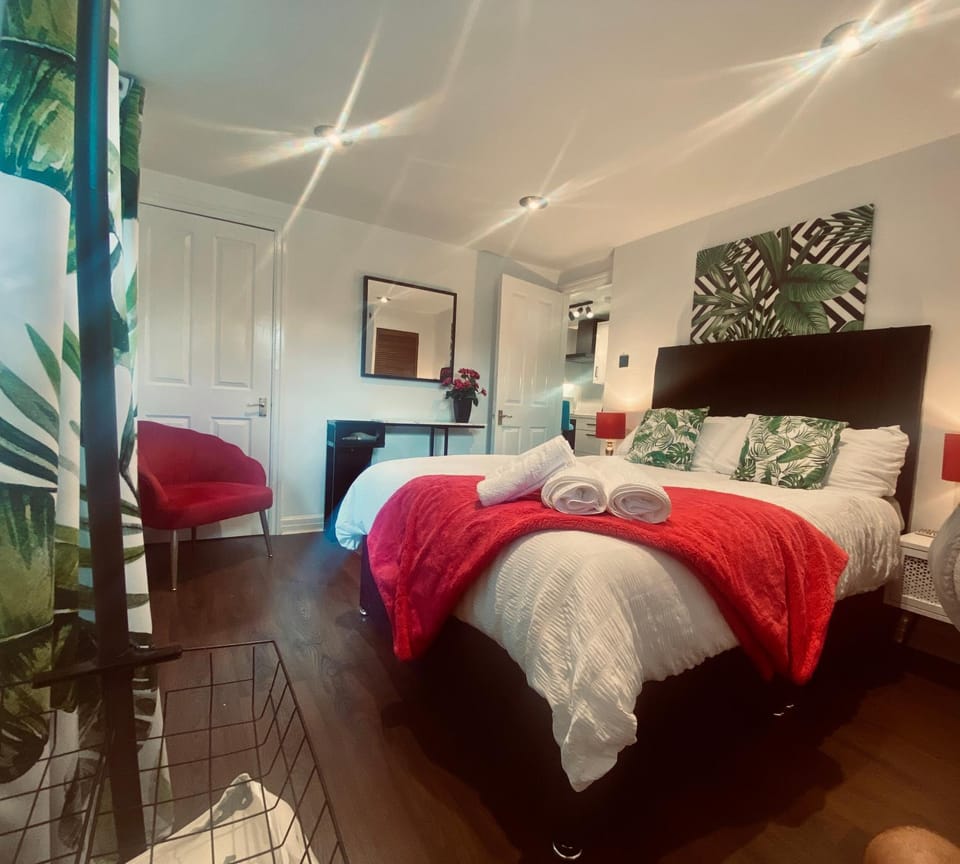 2 Bedroom - Garden Apartment, with parking Apartment in Harrogate