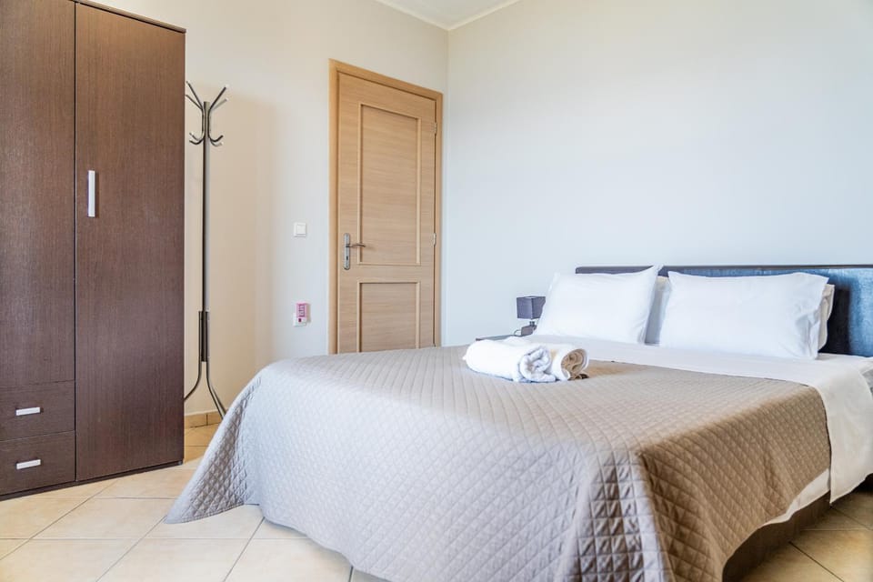 Bedroom, wardrobe