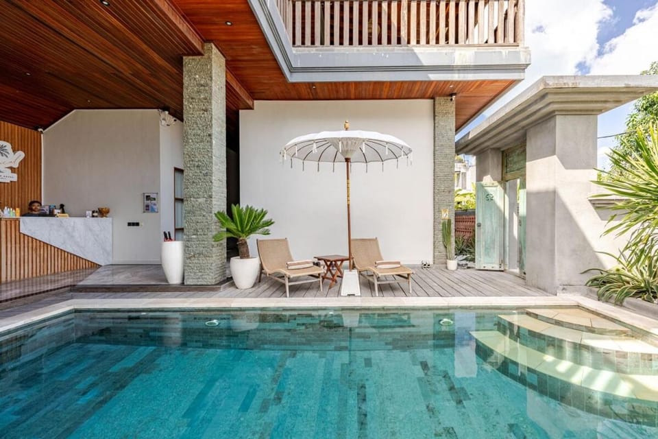 Day, Swimming pool, sunbed