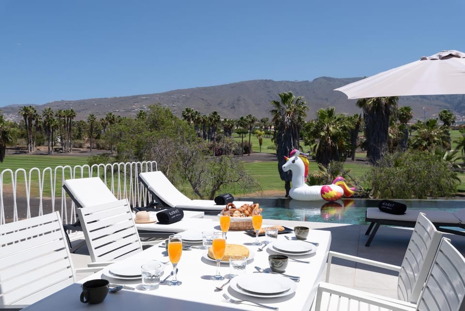 Patio, Spring, Day, Natural landscape, View (from property/room), Balcony/Terrace, Dining area, Mountain view, Pool view, Swimming pool, Breakfast, Drinks, sunbed