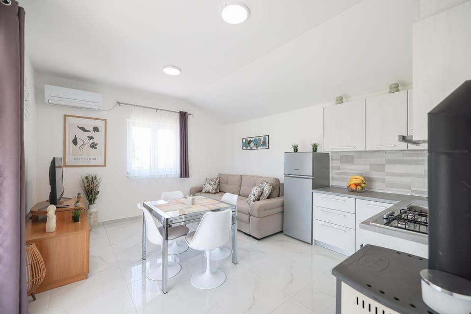 Villa Marinerro completely energy self-sustainable surrounded by olive groves and an orchard Villa in Šibenik-Knin County, Croatia