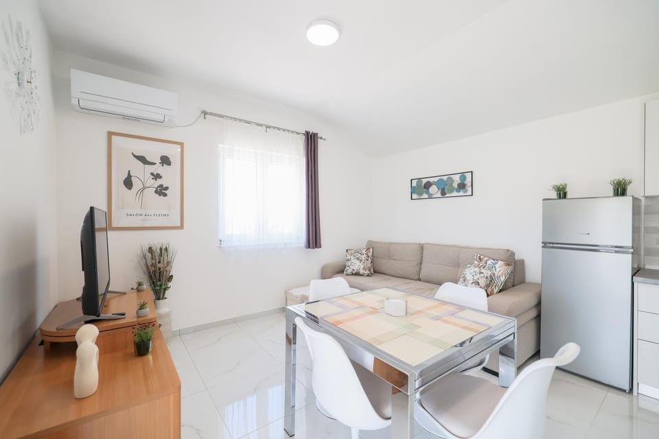Villa Marinerro completely energy self-sustainable surrounded by olive groves and an orchard Villa in Šibenik-Knin County, Croatia