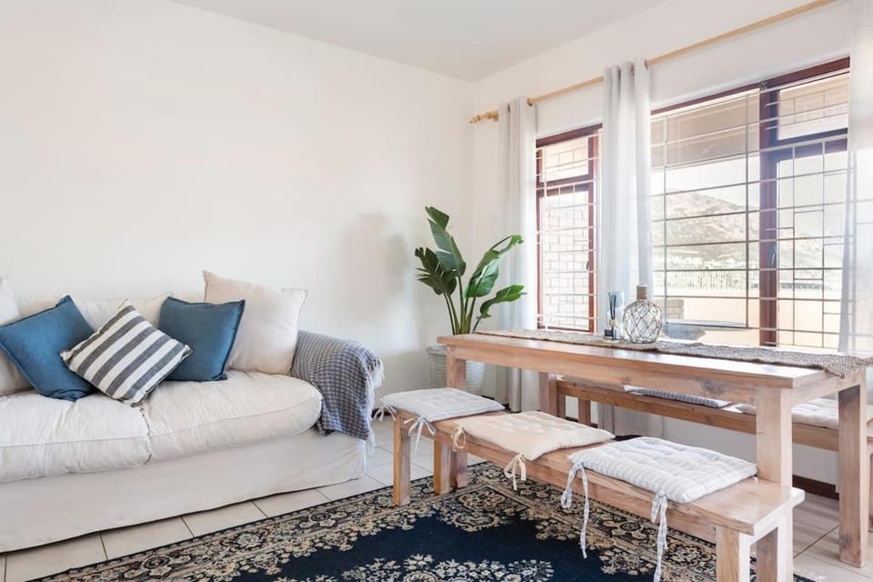 Living room, Mountain view, Sea view