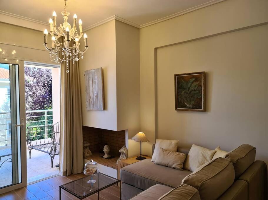 Dioni luxury apartment with private entrance Apartment in Karavomylos
