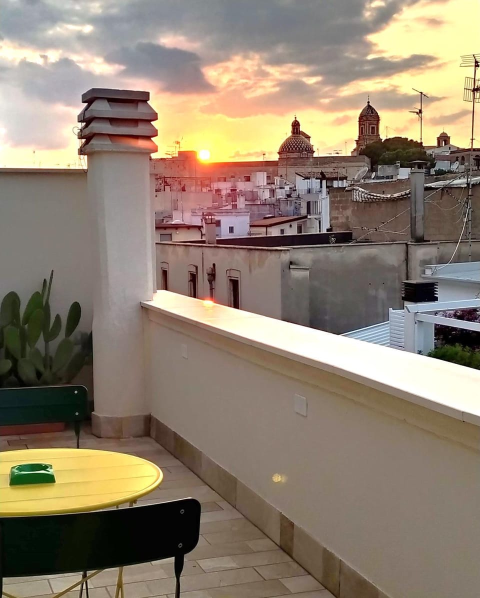 View (from property/room), Balcony/Terrace, Sunset