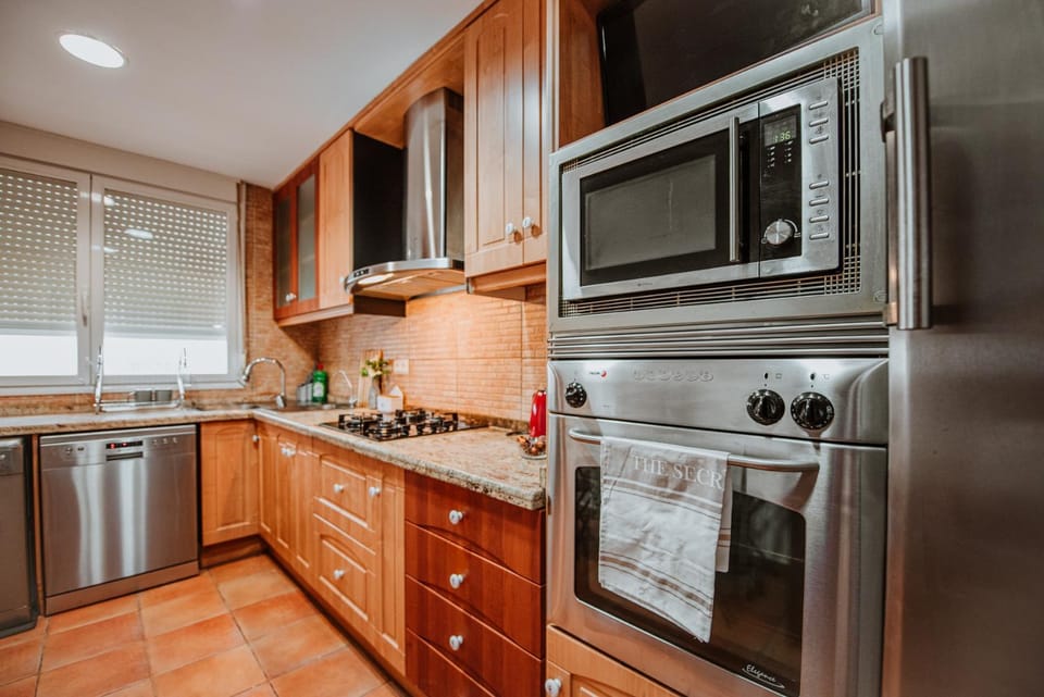 Kitchen or kitchenette, dishwasher, minibar, pet friendly, stove, toaster