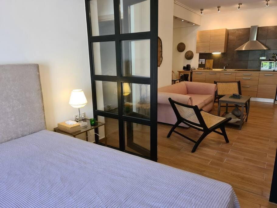 Aelia luxury apartment with private entrance Apartment in Karavomylos