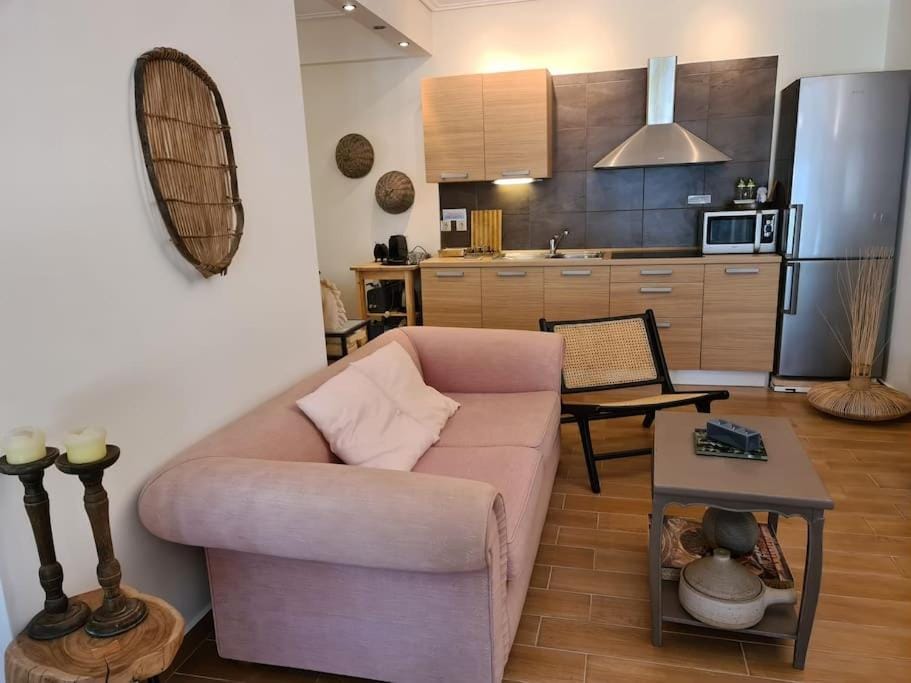 Aelia luxury apartment with private entrance Apartment in Karavomylos