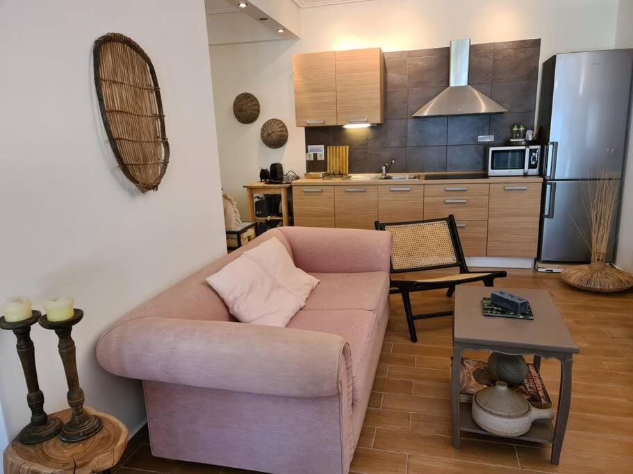 Aelia luxury apartment with private entrance Apartment in Karavomylos