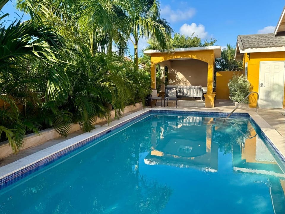 Elegance, Ochi Rios - 2BR Oasis with Exclusive Private Pool!" House in St. Ann Parish