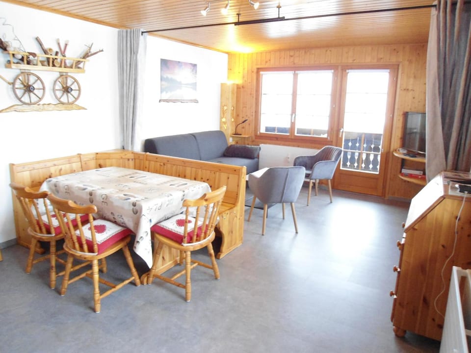 Living room, Photo of the whole room, Seating area, Dining area
