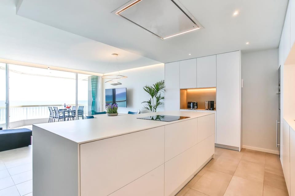 Kitchen or kitchenette, Dining area, Sea view, stove