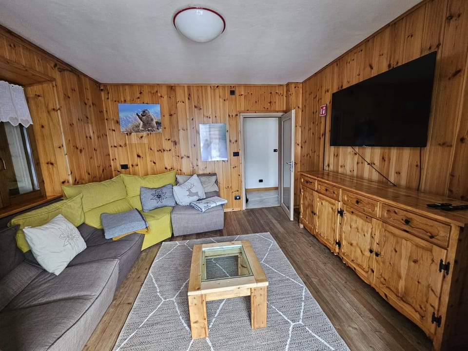 THE YELLOW HOUSE Apartment in Bormio