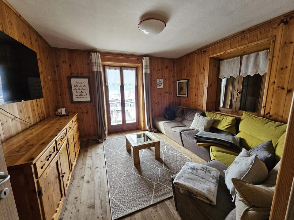 THE YELLOW HOUSE Apartment in Bormio