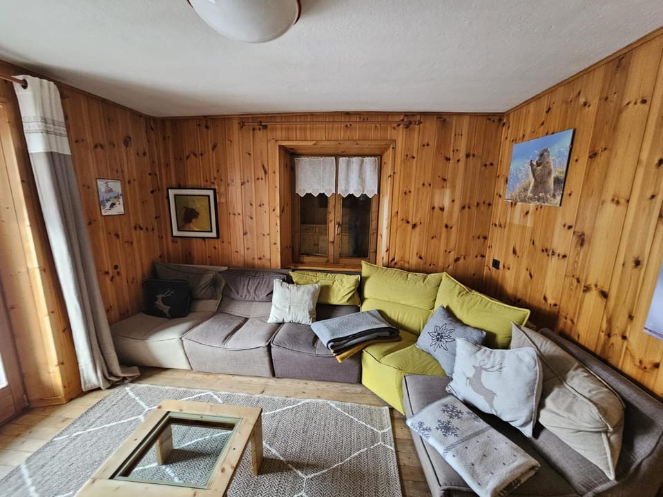 THE YELLOW HOUSE Apartment in Bormio